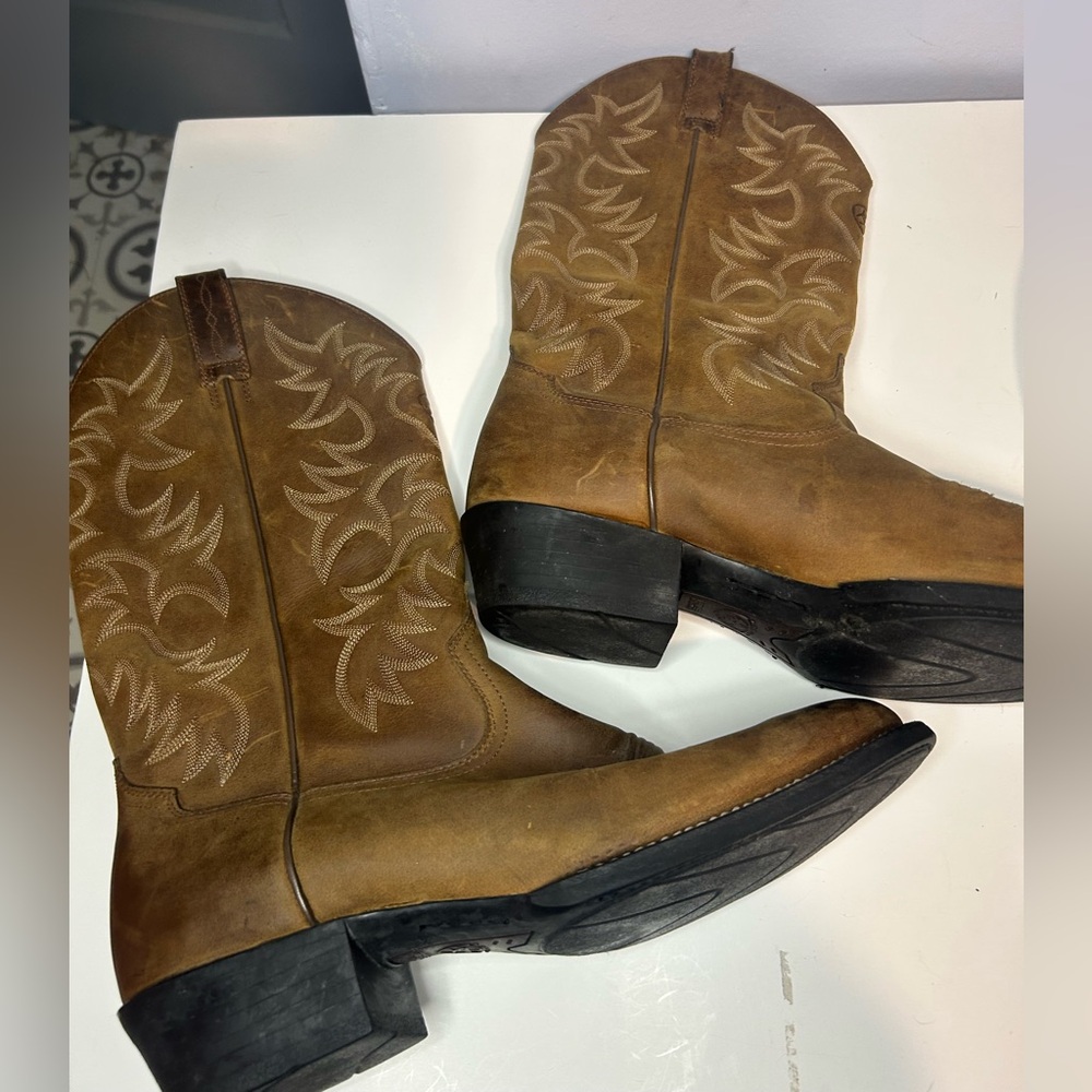 Ariat Brown Western Boots with Embroidery - Picture 2 of 11
